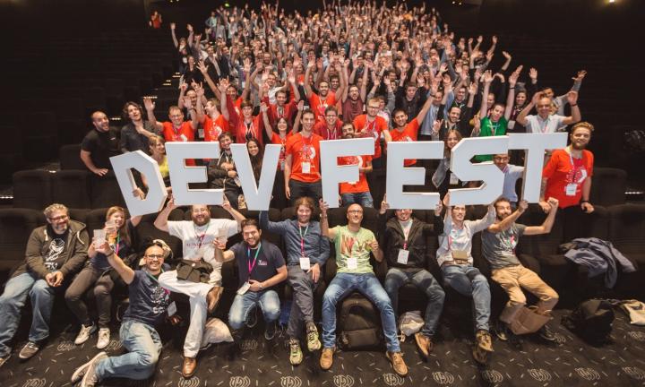 «DevFest Omsk 2021» — конференция-агрегатор омских IT-сообществ при поддержке Google