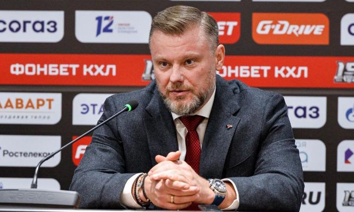 Не взлетел: почему Дмитрий Рябыкин больше не главный тренер «Авангарда»