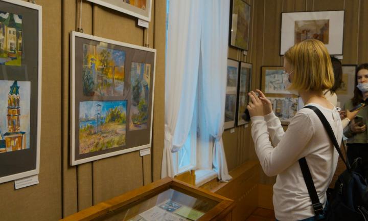 Состоялось открытие выставки студентов-художников Омского педагогического университета