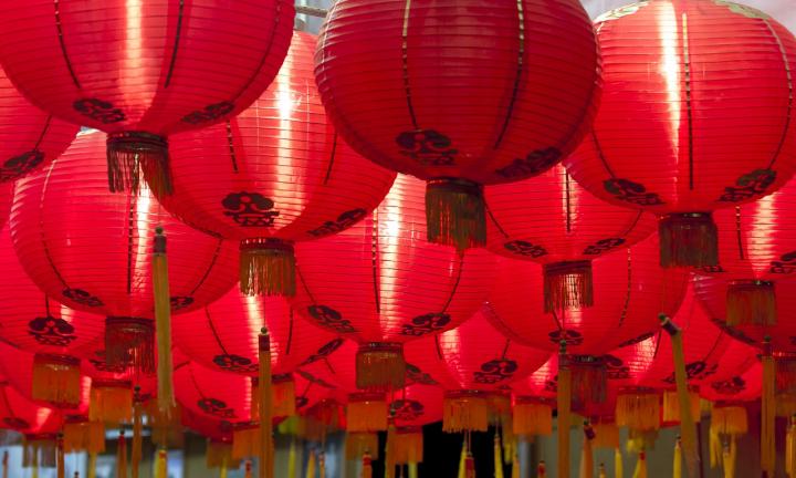 Китайский новый год: «самовар» с мясом и красное бельё