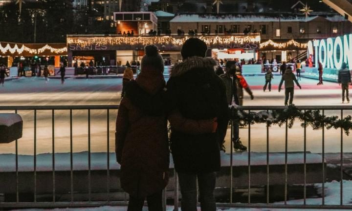  В парках Омска открылся сезон катаний на коньках