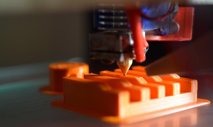 Омский студент придумал технологию переработки пластика в сырьё для 3D-принтера