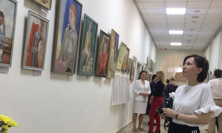 Искусство в постпандемию: В Омске возобновила работу картинная галерея