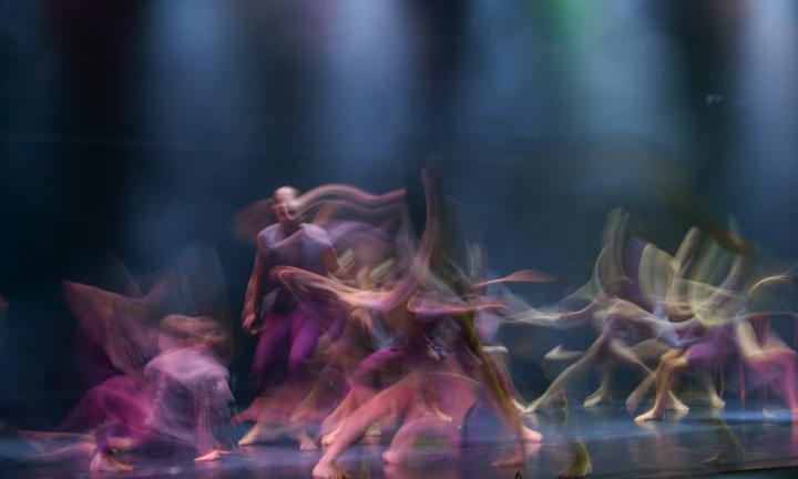 Спектакль о потере смысла дарит новый смысл — театр танца «нОга» 