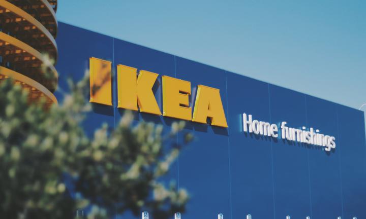Очереди в последний день работы: IKEA закрывает на три месяца свои магазины в России