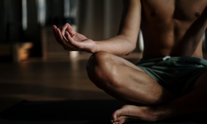 Там, где можно уйти от суеты, познать себя и укрепить своё тело: 7 йога-студий в Омске